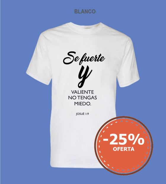 Hombre con playera online blanca